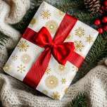 Modern Vita Guld Snöflingor-julafton - Helgdagar Presentpapper<br><div class="desc">Den moderna VIP-Helgdagarna i Snöflingor,  Guld,  Mönster,  Pappra skrotningen i,  har en mönster i snöflingor i guld på vit bakgrund. Perfekt för presenter som täcker in julklappar och helgdag. Skapat av Evco Studio www.zazzle.com/store/evcostudio</div>
