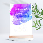 Modern Watercolor Lila Blue Star BAT MITZVAH Spara Datumet<br><div class="desc">Snygg religiösa judisk Bat mitzvah SPARA KORT-kort. Lätt vattenfärgspastel lila,  violett,  blå,  turkos med David-stjärnan i vitt. Modern manus brev. "Kallas till TORAH som Pub Mitzvah". Perfekt för 12-årig dotter. Enkel att redigera - lägg bara till information/text.</div>