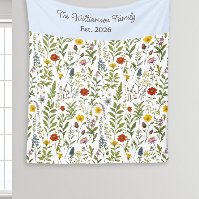 Modern Watercolor Wildflower Pattern Personalized Fleecefilt (A pretty fleece blanket patterned with colorful wildflowers, with personalized name and year)
