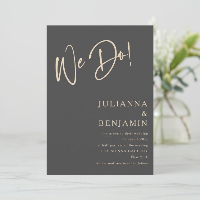 Modern We Do Elegant Charcoal Black Beige Wedding Inbjudningar (Stående Fram)