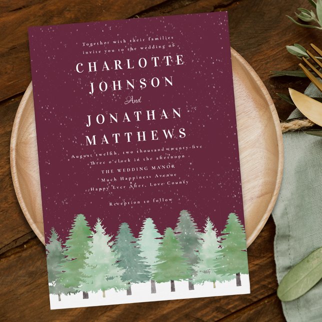 Modern Woodland Forest Burgundy Winter Wedding Inbjudningar (Modern watercolor Woodland snow forest burgundy winter wedding invitation elegant script)