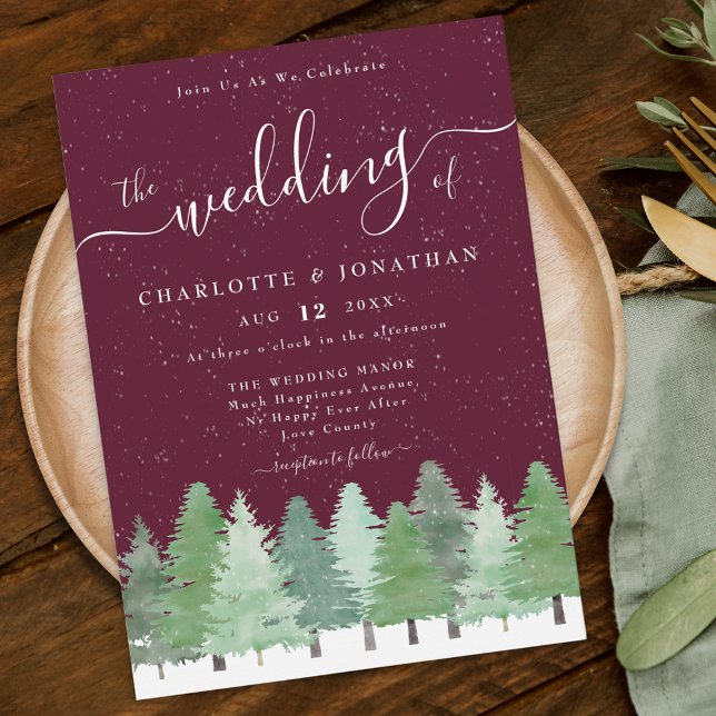 Modern Woodland Rustic Burgundy Winter Wedding Inbjudningar (Rustic elegant watercolor snowy evergreen Woodland forest burgundy winter wedding invitation)