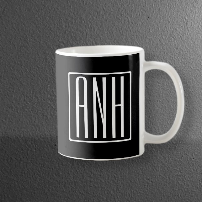 Moderna 3 initialer monogram | Vit på svart Mugg (Skapare uppladdad)
