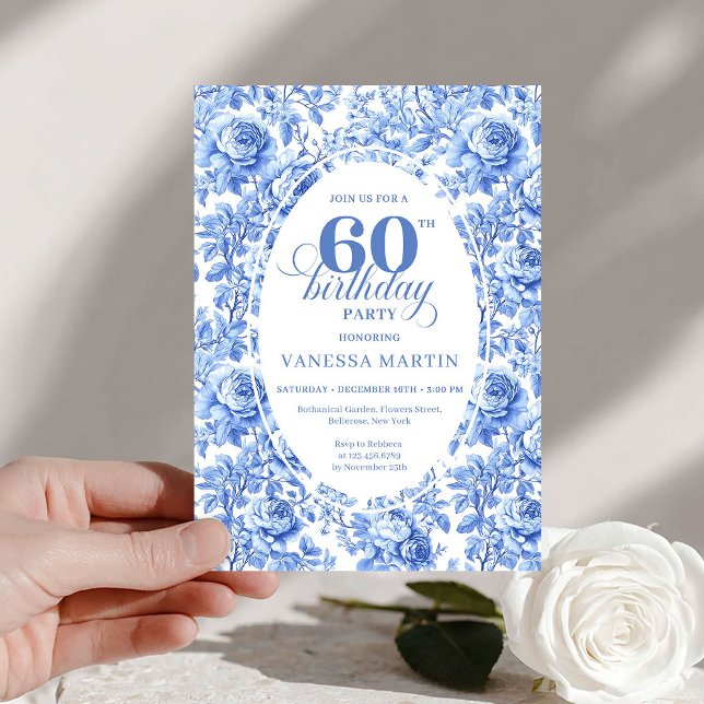 Moderna blå Toile Rosor 60-års födelsedagsinbjudan Inbjudningar (Modern Blue Toile Roses 60th Birthday Invite Digital

)