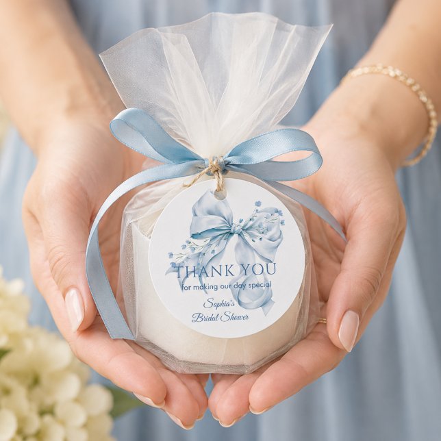 Moderna blåa båge bröllopsdusch tackfavorit etiket gåvor etiketter (Elegant and modern Dusty blue Bow bridal shower thank you tag)
