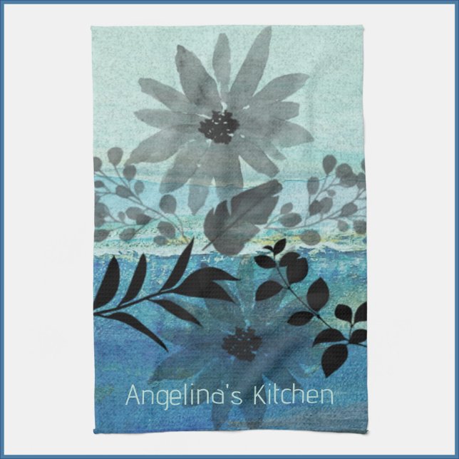 Moderna blommor på Dreamy Blue-bakgrunden Kökshandduk (Skapare uppladdad)