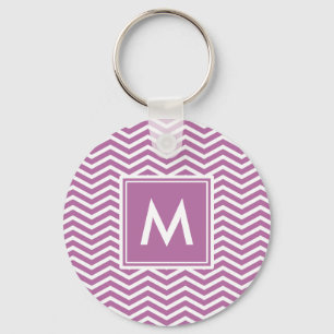 Moderna Bodacious Lila Chevrons Med Monogram Nyckelring