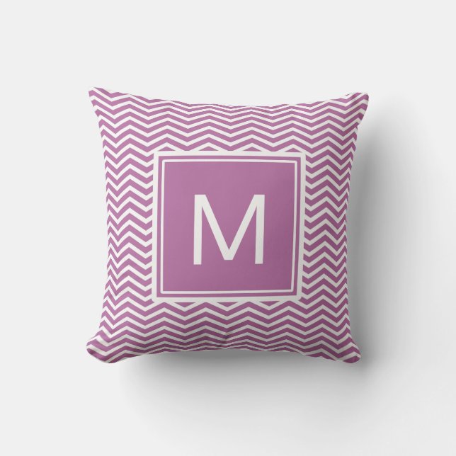 Moderna Djärva Lila Chevrons Med Monogram Kudde (Framsida)