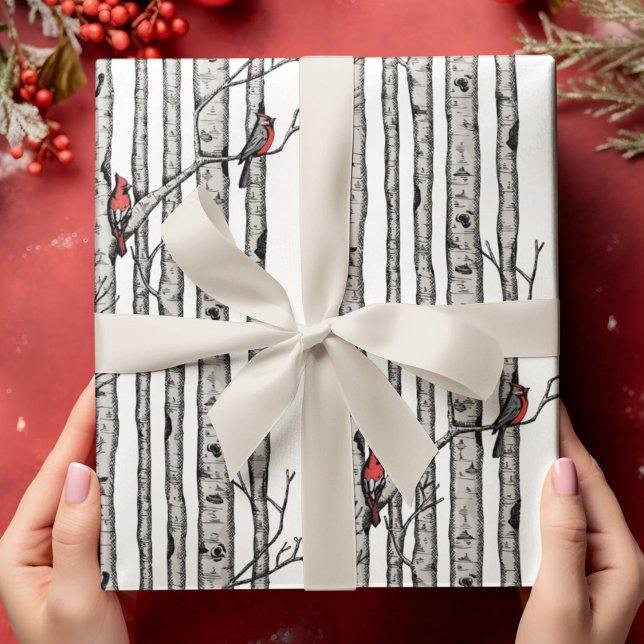 Moderna fågelfåglar i Träd och rödkardinalfåglar Presentpapper (Modern Hand Drawn Red Cardinals Perched on Birch Tree Branches on an Elegant Ivory Background.)
