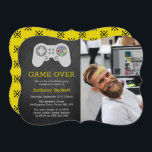 Moderna Game Over-foton Bröllopsfestinladningar Inbjudningar<br><div class="desc">Fira med stil med dessa trendiga bröllopsfestinladningar. Designen är enkel att anpassa med din egen text och din familj och vänner kommer att vara överlyckliga när de får dessa fantastiska partinvitationer.</div>