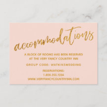 Moderna guldvågor på rosafärgad bröllopsinredning