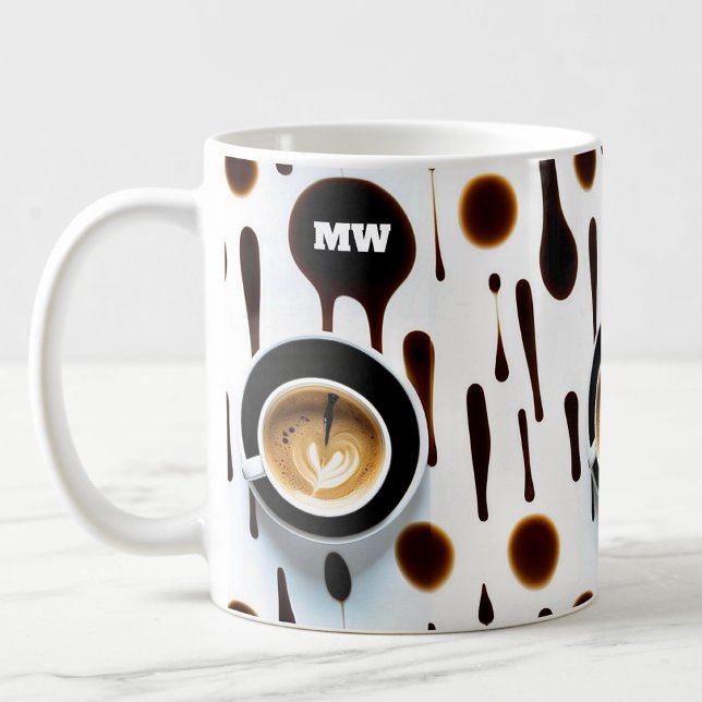 Moderna kaffefärgämnen och kaffebilder med initial kaffemugg (Skapare uppladdad)
