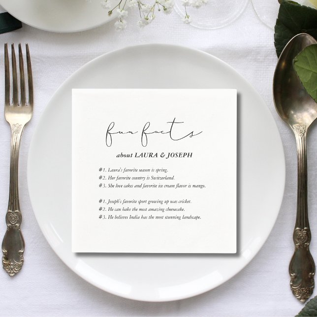 Moderna manus roliga fakta Bröllop Pappersservett (Modern script fun facts wedding napkins spark smiles while adding a personal touch.)