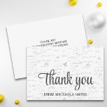 Moderna matematikformler Studenten Tack Kort<br><div class="desc">Enkelt och elegant studenten tackar dig kort med en bakgrund av matematiska formler och ekvationer. Perfekt för matematik och student. Illustrerad och designad av Patricia Alvarez.</div>
