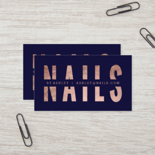 Moderna naglar klippt ut rosa guld- typografimarin visitkort