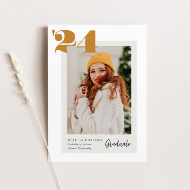 Moderna och trendiga klass 2024 4 bilder Examen Inbjudningar (Skapare uppladdad)