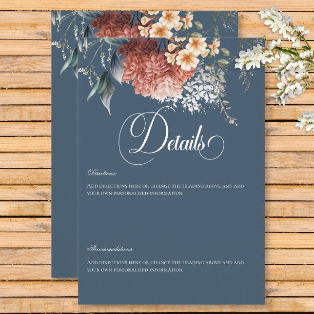 Moderna romantiska blå trädgårdsblommiga bröllopsd tilläggskort (Modern Romantic Blue Garden Floral Wedding Details Enclosure Card)