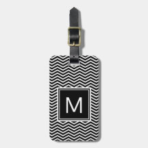 Moderna svarta och vita chevroner med monogram