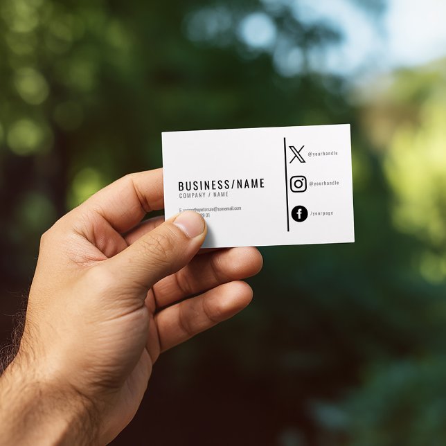 Moderna svarta och vita social-medier visitkort (Minimalist business card with bold text and social media icons.)