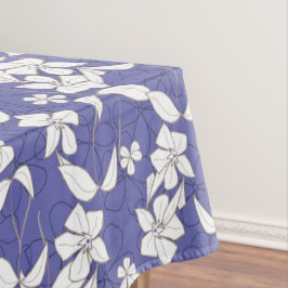 Moderna vita blommor på en vingård