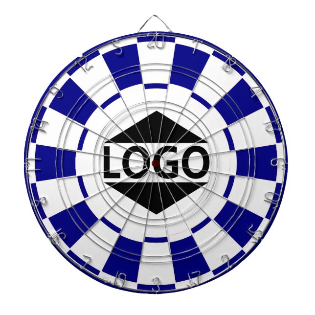 Modernt anpassat logotypbild på blå och vit darttavla (Framsidan)