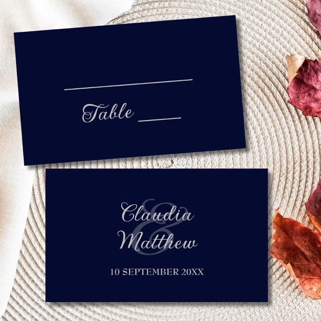 Modernt bröllop med marinblå och silver skrift  placeringskort (Modern Navy Blue and Silver Script Wedding Place Card)