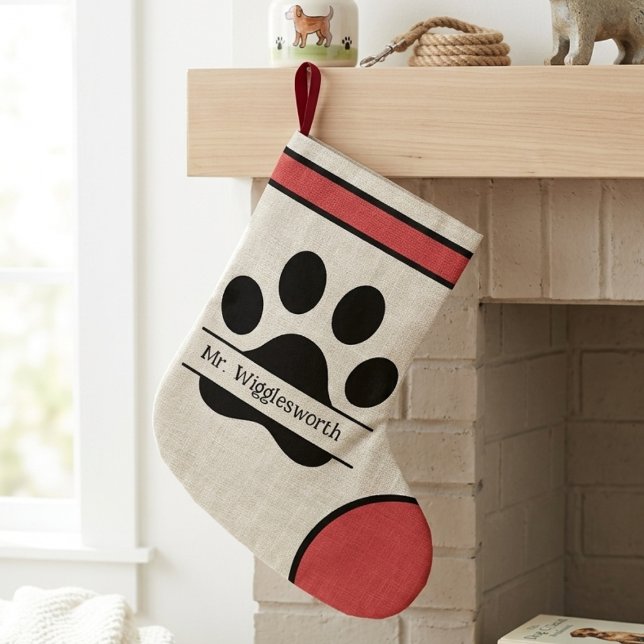 Modernt Fotavtryck Rött och Svart Namn Stor Julstrumpa (Modern paw print design for the pet lover — perfect Christmas gift idea for your dog or cat.)