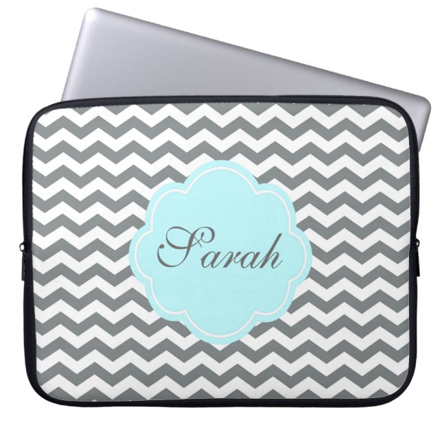 modernt grått, vit chevronmonogram laptop sleeve (Framsidan)