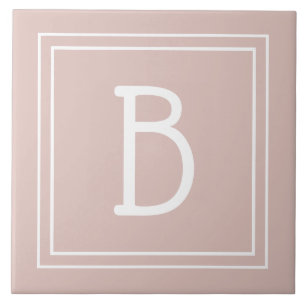 Modernt lantlighetsmonogram med rosa och vit initi kakelplatta