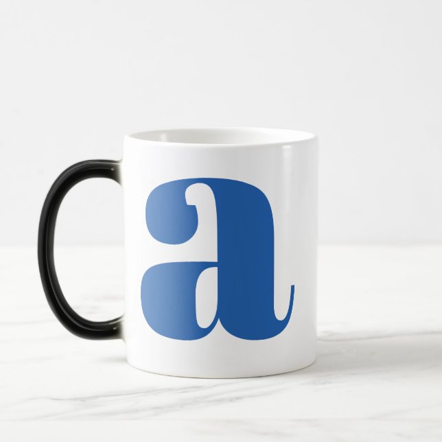Modernt monogram initialbokstav i periwinkle magisk mugg (Vänster)