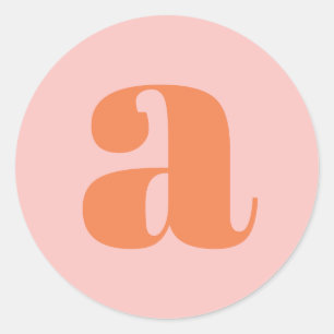 Modernt monogram initialbokstav pastell rosa orang runt klistermärke