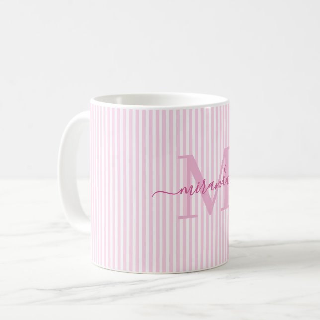 Modernt monogram med rosa randig namnteckning kaffemugg (Framsida vänster)