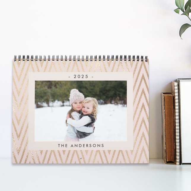Modernt rosa och guld familjefoto kalender (Skapare uppladdad)