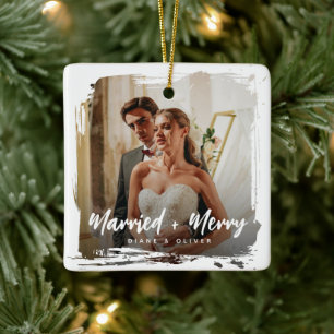 Modernt utsmetat nyförlovade foto Gift + Glatt Julgransprydnad Keramik