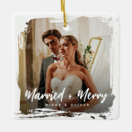 Modernt utsmetat nyförlovade foto Gift + Glatt Julgransprydnad Keramik