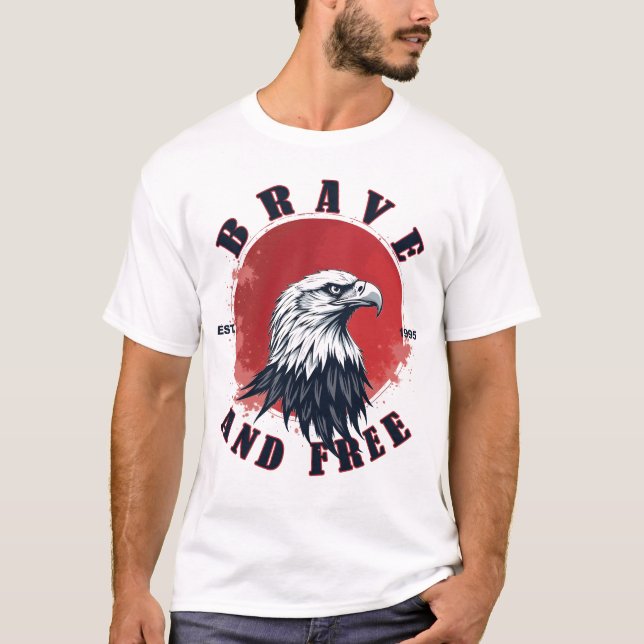 Modig och fri örn t shirt (Framsida)