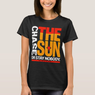 Modig Streetwear Jaga Solen Solnedgång för kvinnor T Shirt