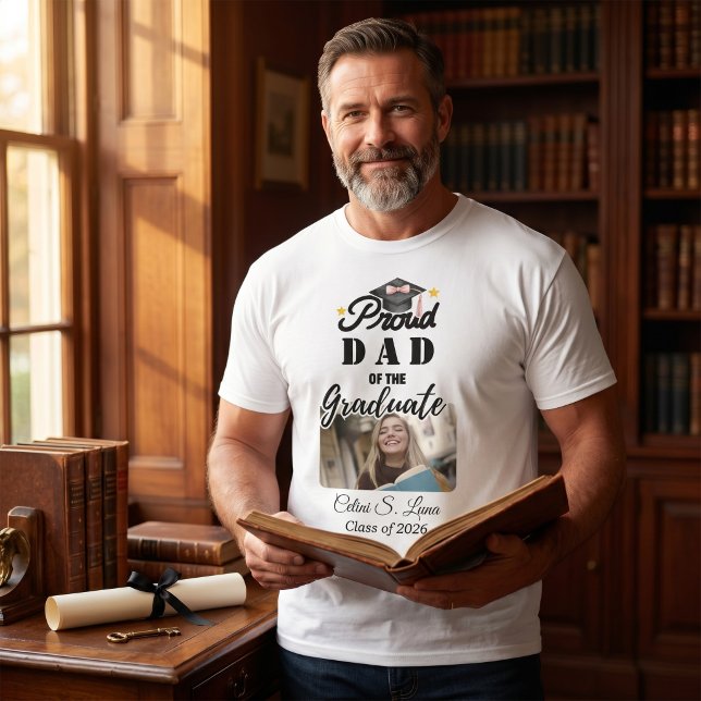 Modig Universitets Svart & Vit Stolt Pappa 2026 Ex T Shirt (Bold Varsity Black & White Proud Dad 2026 Graduate T-Shirt)
