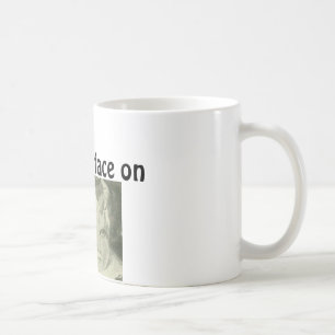 Modigt ansikte på citationsteckenkaffemuggen kaffemugg
