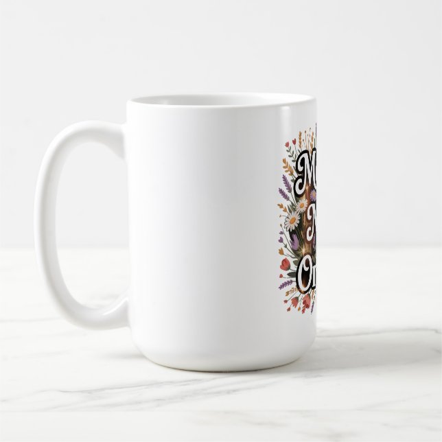 Mödrar Skapar Magi Från Det Vanliga Kaffemugg (Vänster)