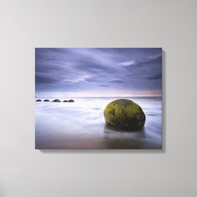Moeraki Boulders Sunrise Sjölandskap Canvastryck (Framsida)