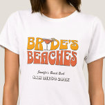 Moget og singel kväll på stranden Brudens fantasti T Shirt<br><div class="desc">Gör en succé på din kommande möhippa med dessa fantastiska personliga möhippa-t-shirts för strandtema. Oavsett om du firar en resa,  en tjej-semester eller en resa med bästa vännerna,  är dessa anpassade möhippa-t-shirts för strand den perfekta tillägget till din oförglömliga resa.</div>