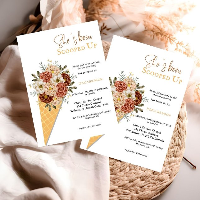 Möhippa av iskräm har hon blivit uppspolad inbjudningar (Skapare uppladdad)