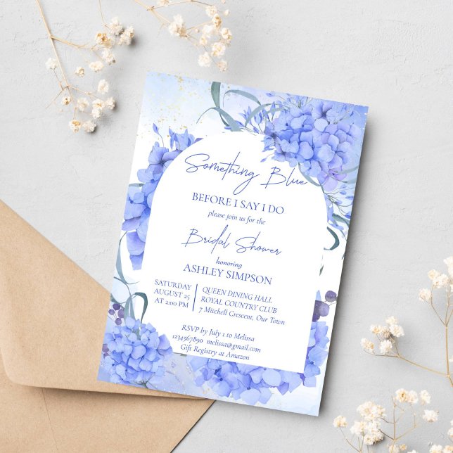 Möhippa av någon blå vattenfri elegant inbjudningar (Something blue hydrangeas bridal shower invitation template, elegant modern casual script)