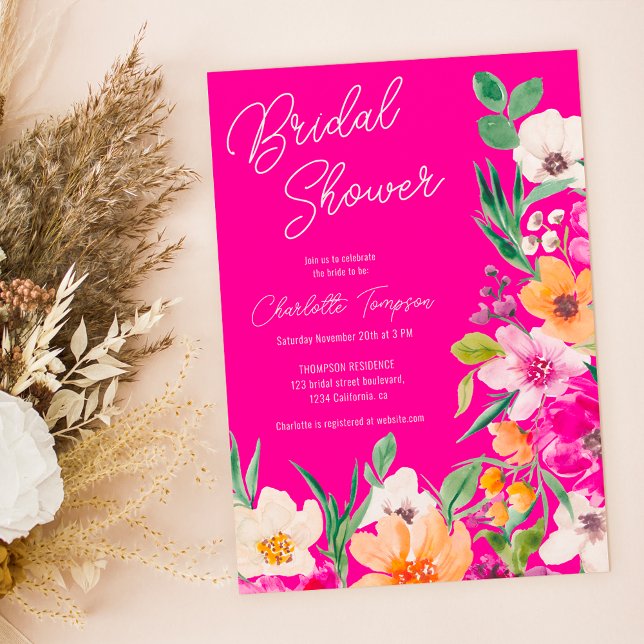 Möhippa av skript för blommor med fetstil i vild inbjudningar (Bright bold wild flowers script bridal shower invitation on neon pink)