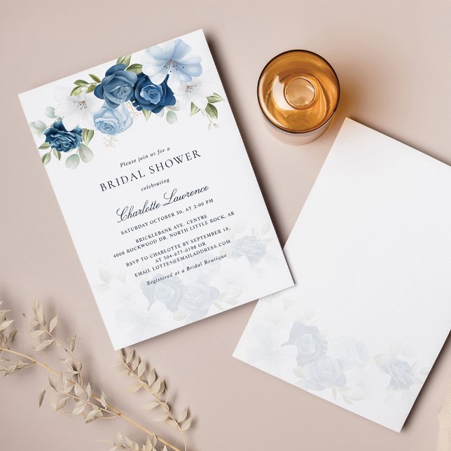 Möhippa för elegant Blommigt i Dusty Blue Inbjudningar (Dusty Blue Floral Modern Bridal Shower Invitation)