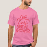Möhippa för krympknapp för krympning av koquettefl t shirt<br><div class="desc">Den vita coquette-buggen gifter sig en handskriven snyggt för boho-elegant-möhippa och föredrar dekorering som matchar t-shirt-design. Contemporary röd och rosa.</div>