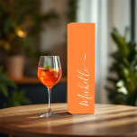 Möhippa för Orange av elegant Typografi Presentask För Vinflaska<br><div class="desc">Lägg till stänk i färg och stil till din "Kärlek vid första Spritz"-möhippa med den här anpassningsbarnas favoritruta! Designad i en fet orange skugga med elegant namn personifiering, är den här lådan perfekten för att hålla små treat, mini flaskor eller tankfulla gåvor till dina gäster. Perfekt för Prosecco-themed party, bubblande...</div>