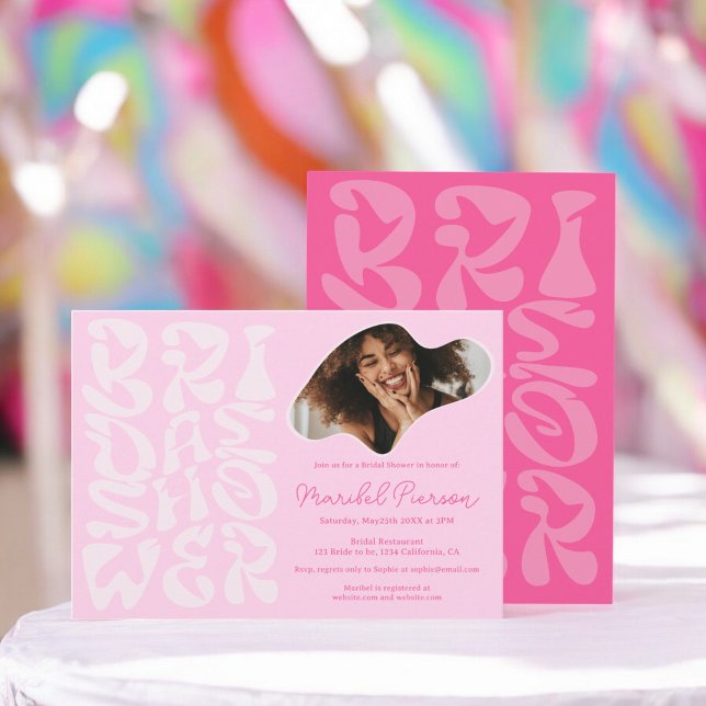 Möhippa för Rosa av chic för Groovy-återfotoskript Inbjudningar (Groovy retro Script chic Pink Photo bridal shower Invitation)