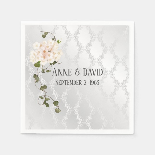 Möhippa Hydrangea Bouquet på vit satatin Pappersservett (Framsidan)